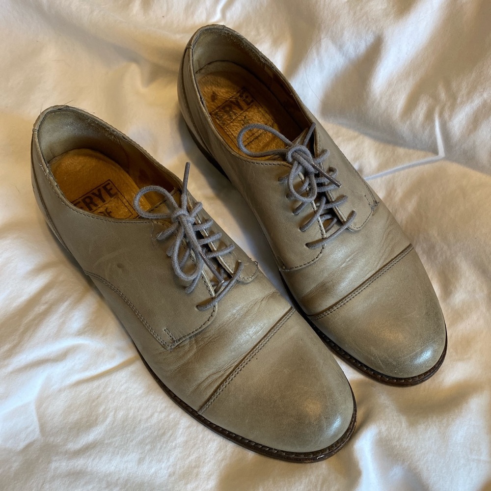 Like New Frye Oxford Loafers